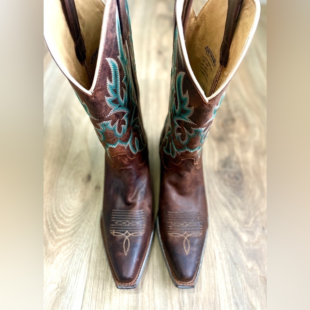 Shyanne Women's Darcy Western Boots - Snip Toe Size 9 EUC/ Like New - Picture 4 of 8